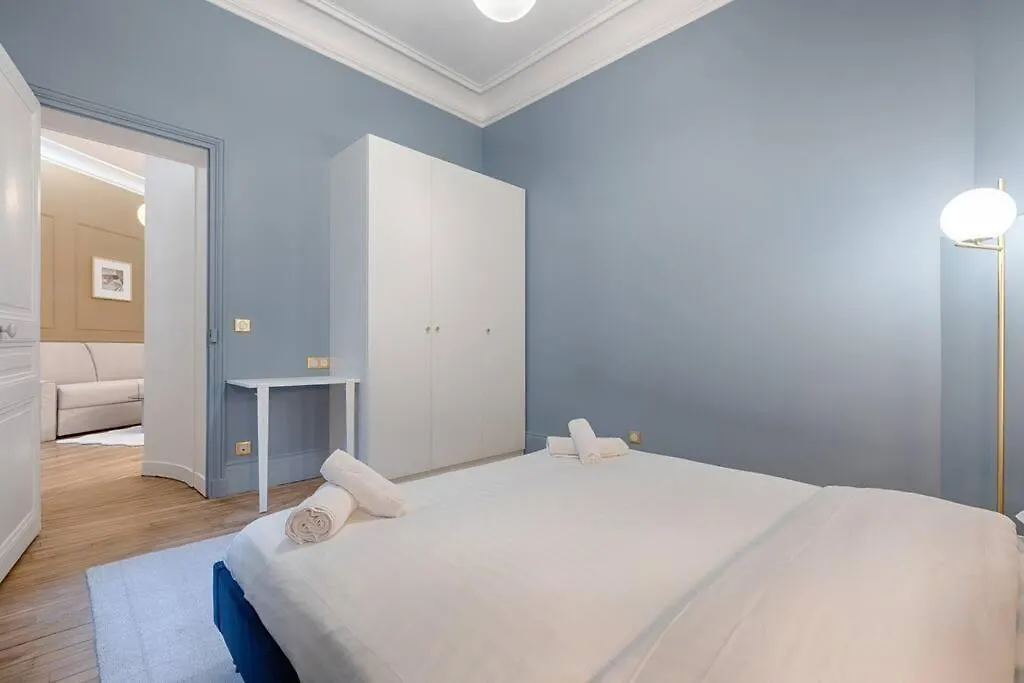 Mykeypers Luxury Parisian Flat - Heart Of Apartment