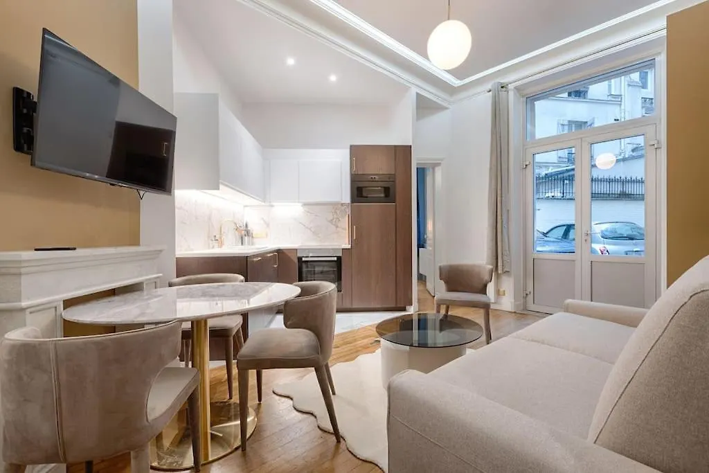 Mykeypers Luxury Parisian Flat - Heart Of Apartment